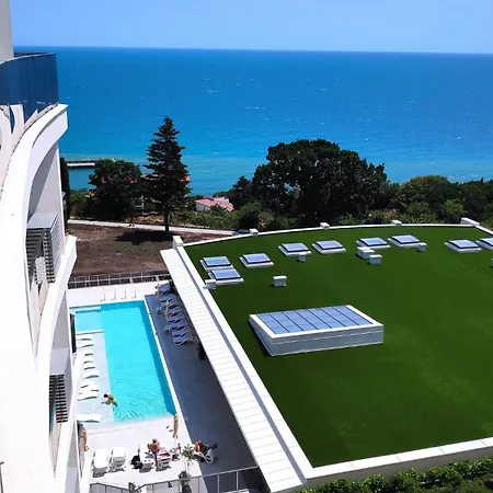 New With Pool And Sauna, Sea View Apartment Varna